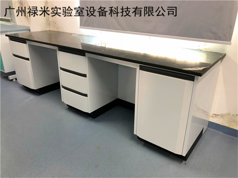 實(shí)驗(yàn)臺(tái)上面的配套設(shè)施如何安置？