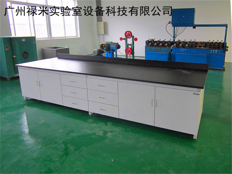學(xué)校實(shí)驗(yàn)室和實(shí)驗(yàn)教師安全尤為重要?。。?/>  
							</a>
                         </div>
                         <div   id=